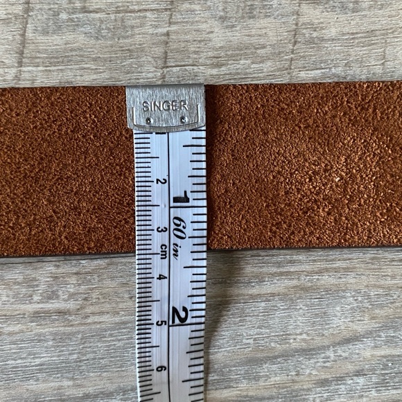rag & bone Rounded Rebound Belt in Pecan Suede Size Small - Picture 5 of 10